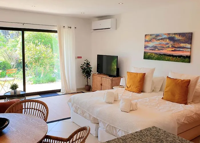 Apartment Sao Rafael 63 - Beach - Pool - Free Wi-Fi - Air Con